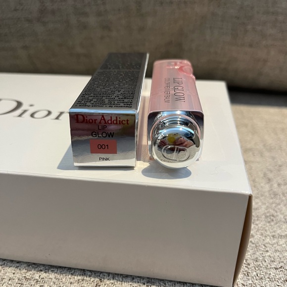 Dior Vanity Set - Dior Makeup bag, Dior Addict Lipglow & Dior Show 4D Maximizer - Picture 6 of 16